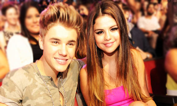 بالصورة: Justin Bieber مع Selena Gomez من جديد