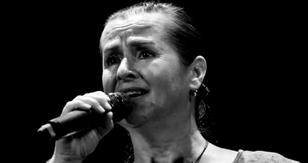 وفاة مغنية تشيكية بعد إصابتها طوعاً بكورونا