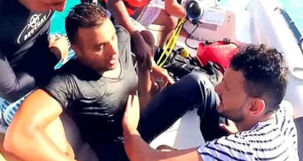بالفيديو: رامي صبري ينهار يشتم ويضرب رامز جلال في “رامز قرش البحر”