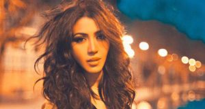 أسماء المنور شاعرة في ألبومها الجديد