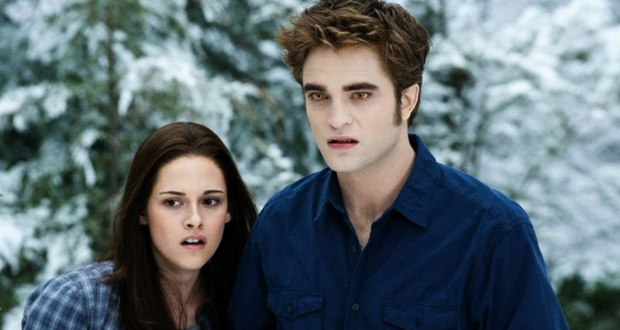 بعد مرور عقد على عرض آخر أجزائه.. ماذا قال بطلا فيلم Twilight؟