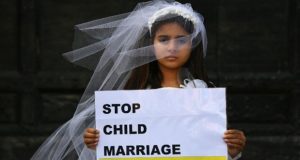 إندونيسيا ترفع سنّ الزواج للحدّ من ظاهرة زواج القاصرات