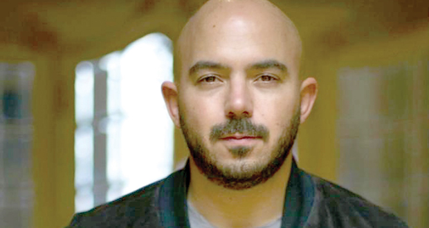محمود العسيلي يهاجم منتقدي المشاهير على مواقع التواصل