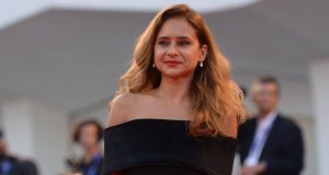 تكريم نيللي كريم في افتتاح مهرجان أسوان الدولي الرابع لأفلام المرأة