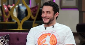أحمد الفيشاوي يستعيد ذكريات طفولته بفيديو مع والديه