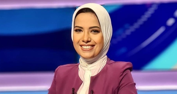 بالفيديو – مذيعة مصرية تتعرّض لموقف صادم.. الضيف مات خلال المقابلة