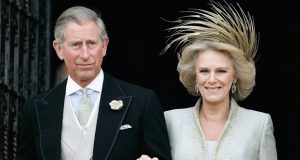 الأمير تشارلز ينقل عدوى فيروس كورونا لزوجته كاميلا