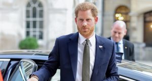 اتفاق بين الأمير هاري وناشر صحيفة بريطانية على وقف قضية تشهير