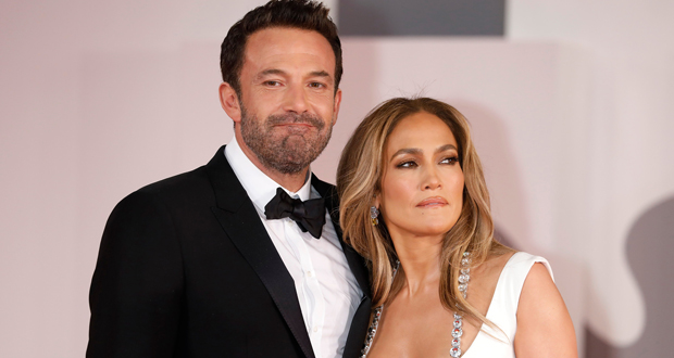 أمر غريب حصل بين جينيفر لوبيز وبن أفليك.. فهل وقع الخلاف بينهما؟ أمر غريب حصل بين جينيفر لوبيز وبن أفليك.. فهل وقع الخلاف بينهما؟