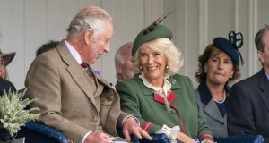 في غياب الملكة إليزابيث.. الأمير تشارلز يفتتح دورة Highland  Games