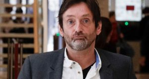 القضاء الفرنسي يثبّت قرار الإفراج عن الفكاهي الفرنسي بيار بالماد