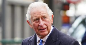 الملك تشارلز يبكي متأثراً بردود الفعل حول إعلان إصابته بالسرطان