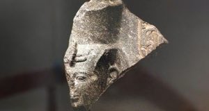 عمره 3400 عاماً.. مصر تستعيد رأس تمثال للملك رمسيس الثاني